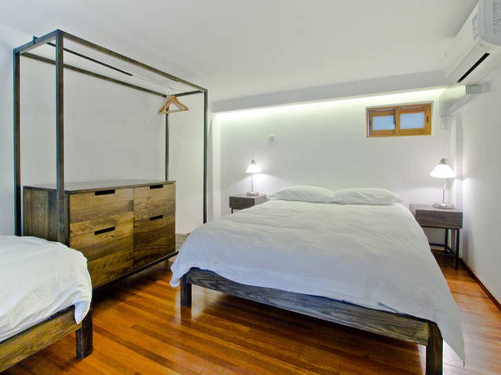 Shanghai Lane Room photo